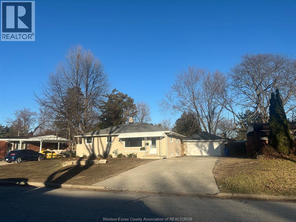 MLS# 25031444: 2692 EVERTS, Windsor, Canada