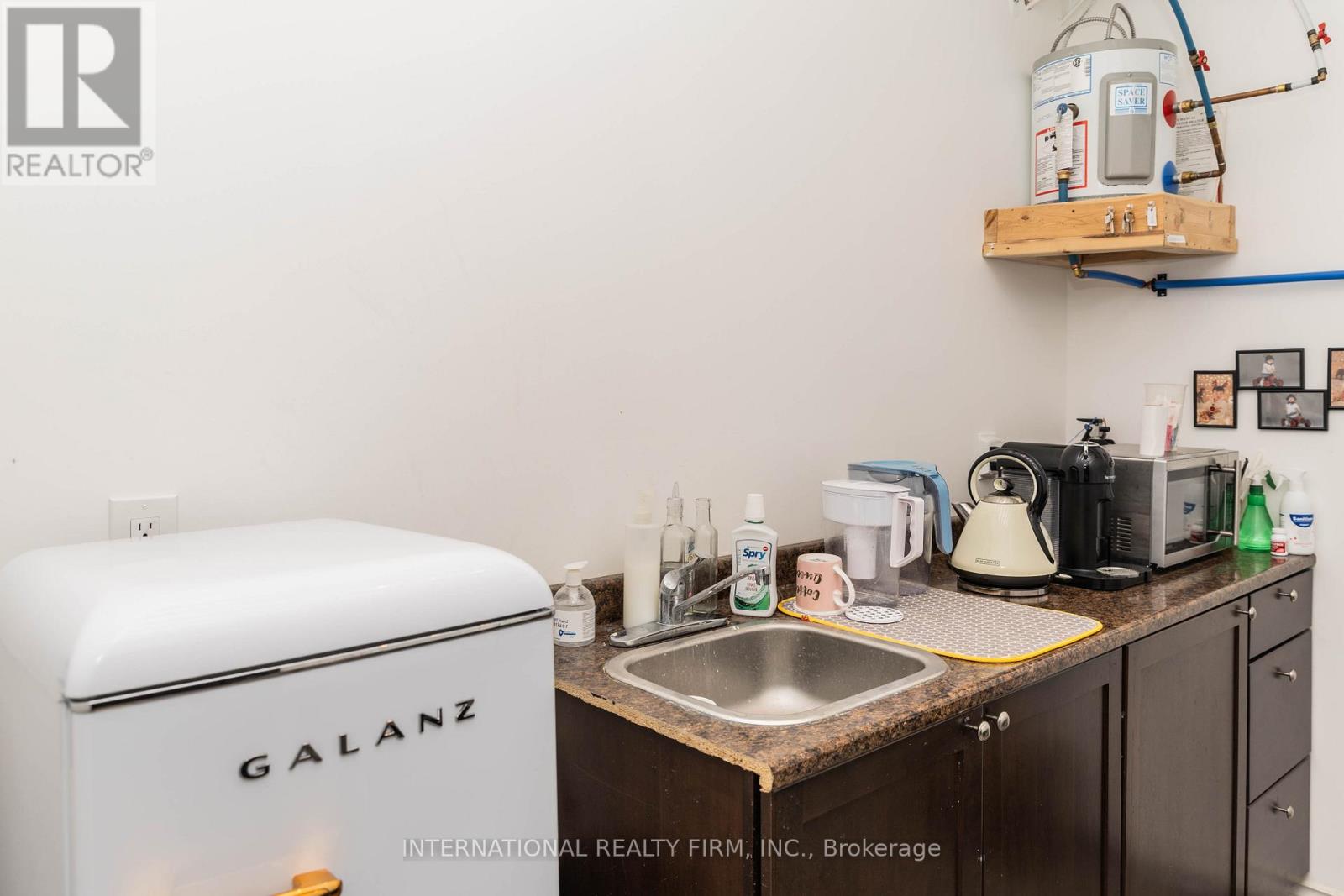 2 - 2252 Queen Street E, Toronto, Ontario  M4E 1G2 - Photo 6 - E12651364