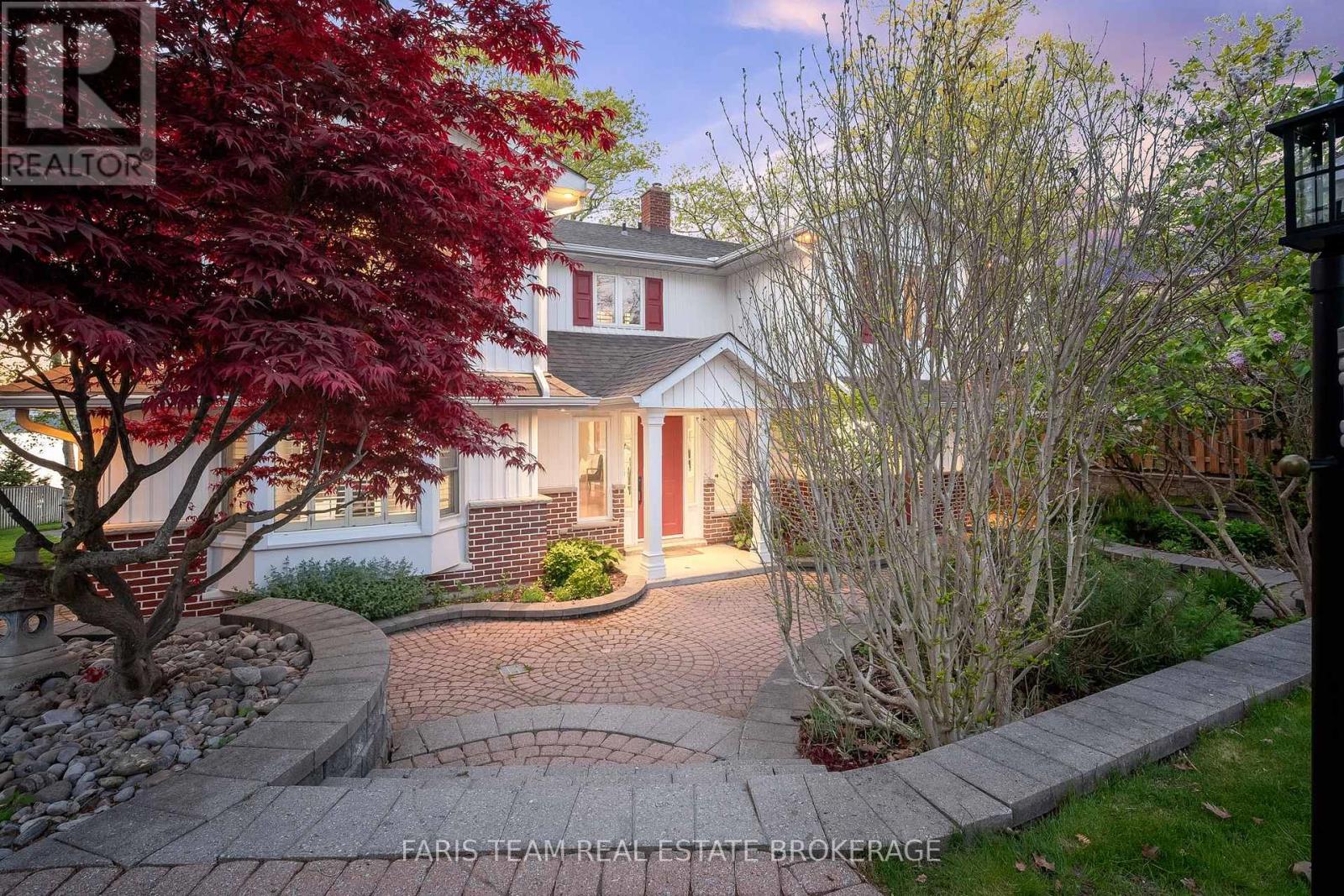 10 White Oaks Road, Barrie (South Shore), Ontario  L4N 4C1 - Photo 4 - S12651342