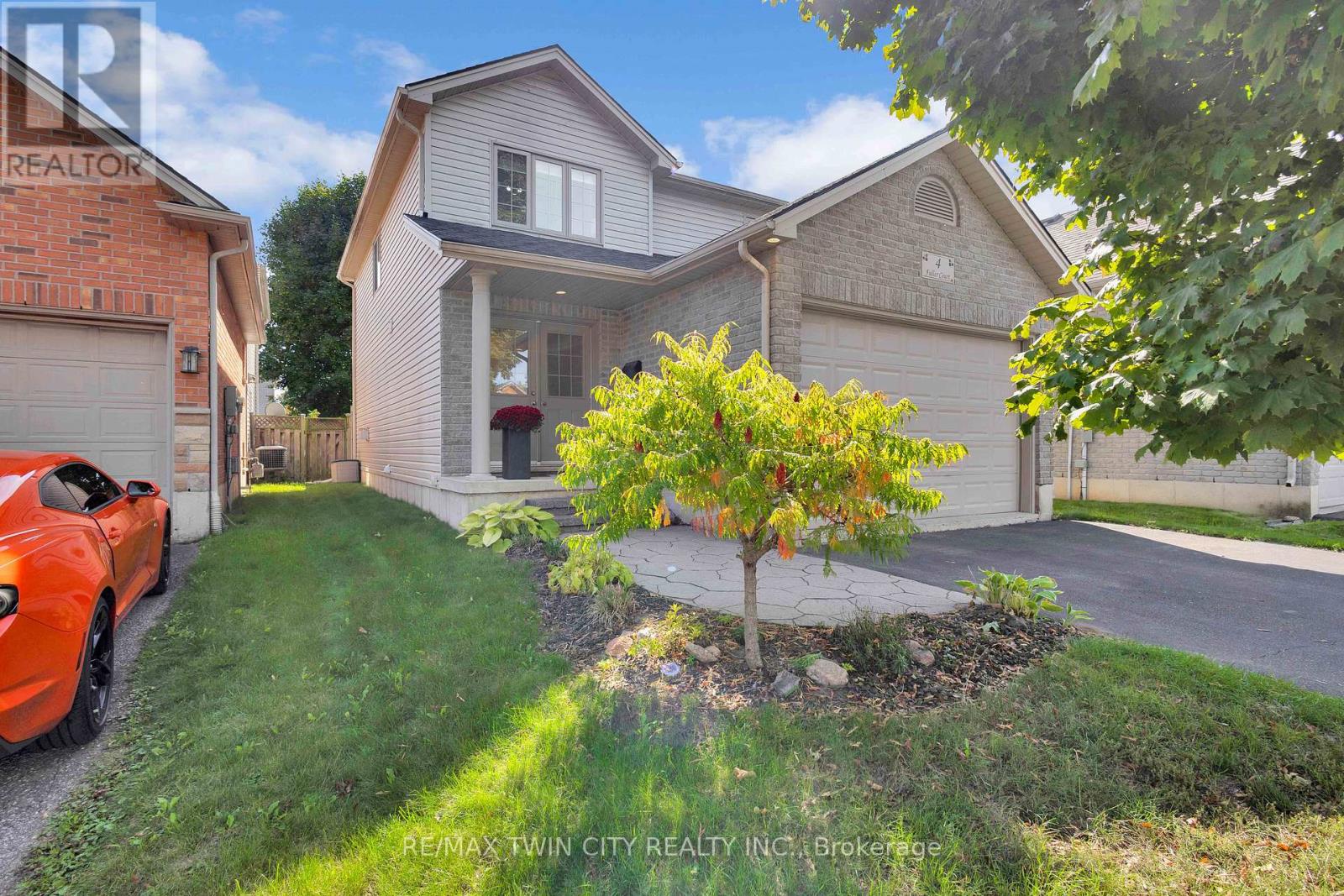 4 Fuller Court, Brantford, Ontario  N3S 0A6 - Photo 2 - X12651354