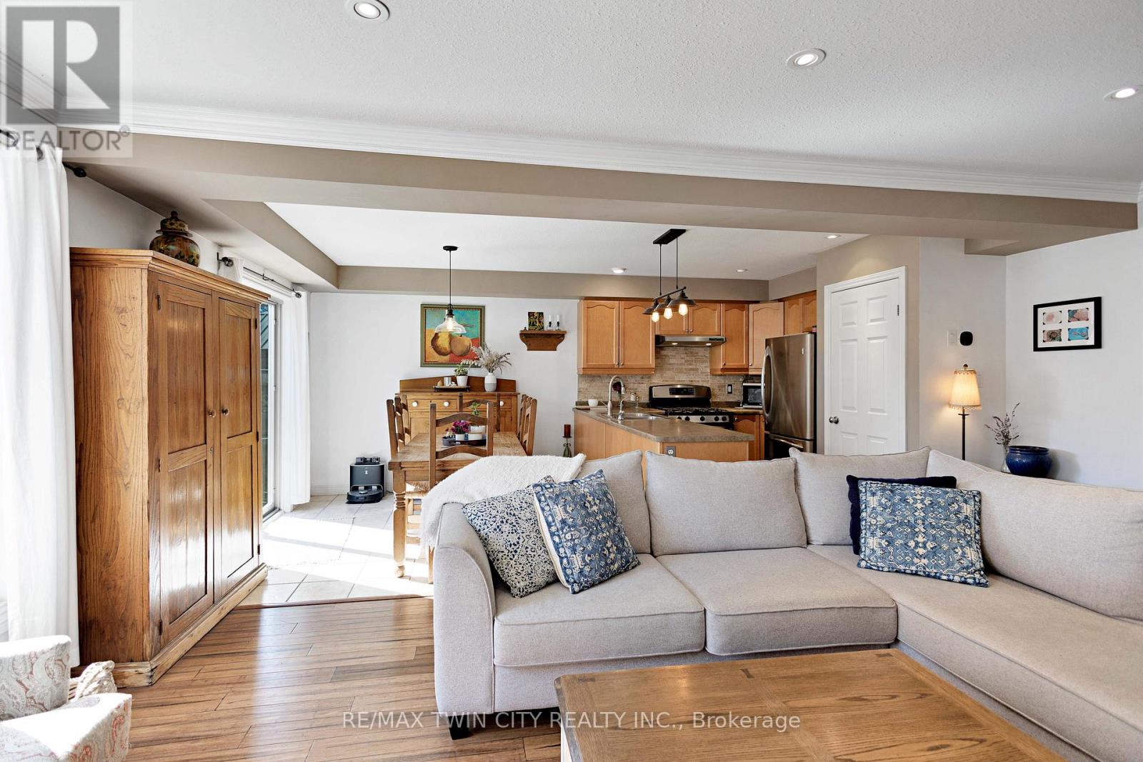 4 Fuller Court, Brantford, Ontario  N3S 0A6 - Photo 8 - X12651354