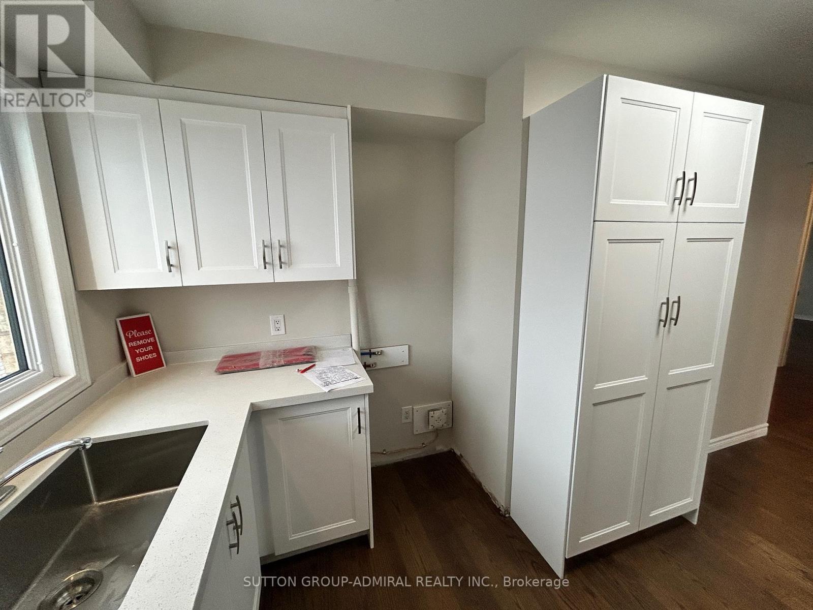 Main Floor - 166 Kulpin Avenue, Bradford West Gwillimbury, Ontario  L3Z 2A9 - Photo 2 - N12448657