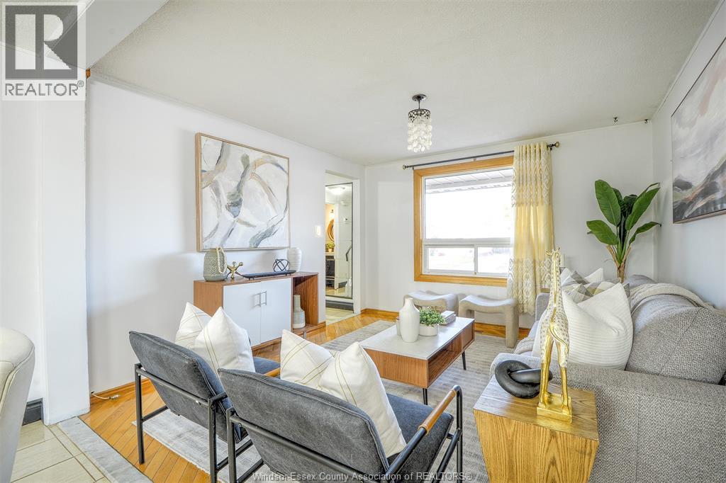 10475 Eastcourt, Windsor, Ontario N8R 1E4 - Photo 4 - 25032039