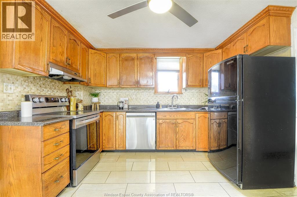 10475 Eastcourt, Windsor, Ontario N8R 1E4 - Photo 9 - 25032039