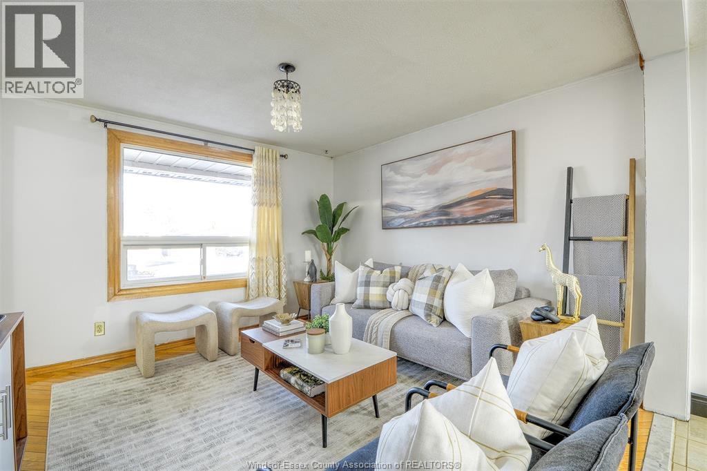 10475 Eastcourt, Windsor, Ontario N8R 1E4 - Photo 5 - 25032039