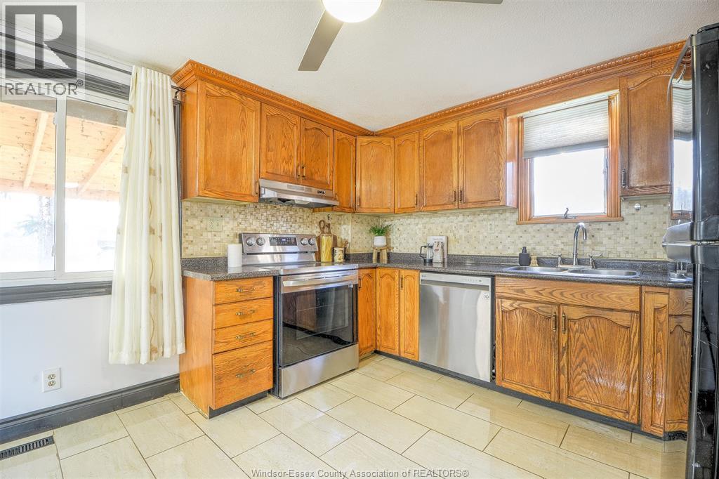 10475 Eastcourt, Windsor, Ontario N8R 1E4 - Photo 10 - 25032039