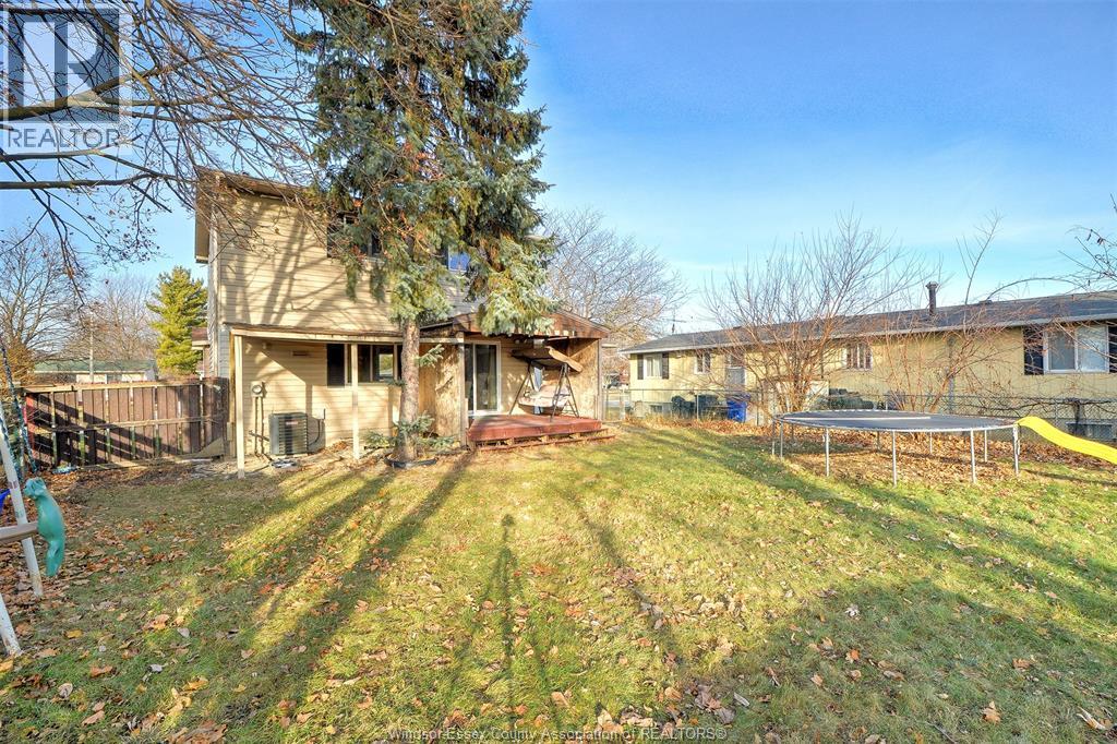 10475 Eastcourt, Windsor, Ontario N8R 1E4 - Photo 24 - 25032039
