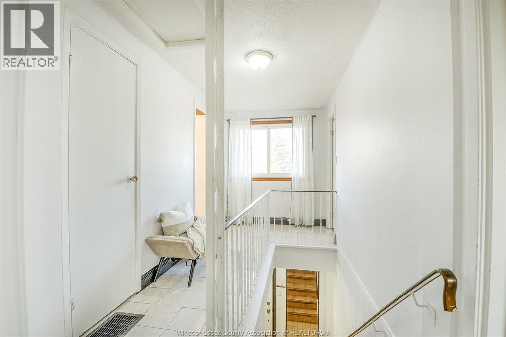 10475 Eastcourt, Windsor, Ontario N8R 1E4 - Photo 18 - 25032039