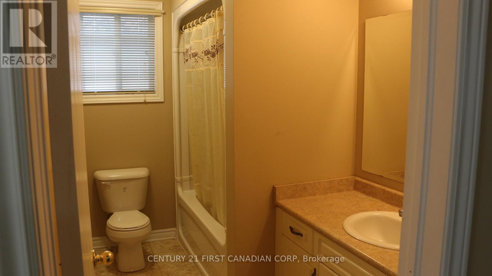 995 Oakcrossing Road, London North, Ontario  N6H 0A7 - Photo 16 - X12651398