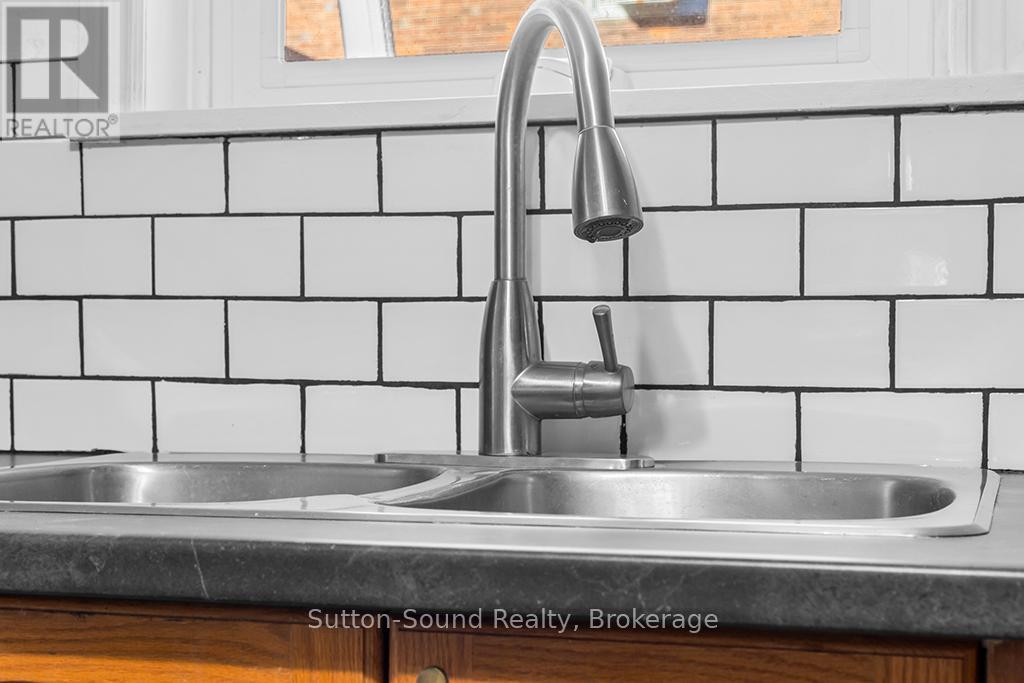 158 13th Street W, Owen Sound, Ontario  N4K 3W4 - Photo 18 - X12475578