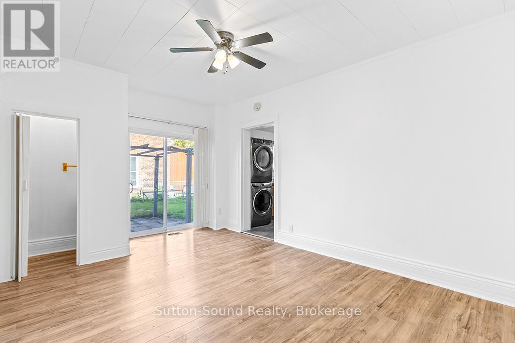 158 13th Street W, Owen Sound, Ontario  N4K 3W4 - Photo 9 - X12475578