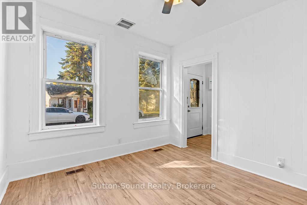 158 13th Street W, Owen Sound, Ontario  N4K 3W4 - Photo 8 - X12475578