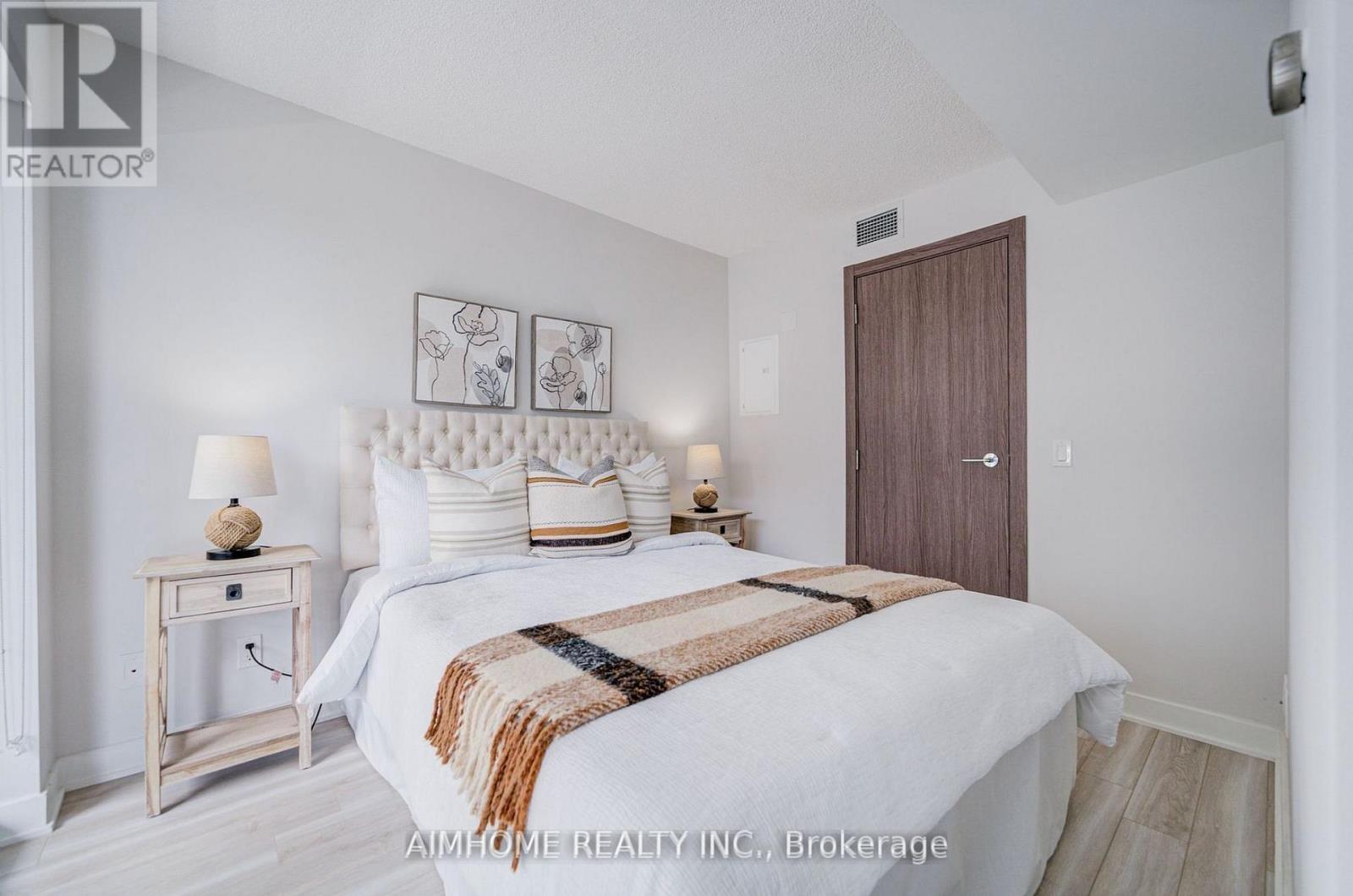 1102 - 19 Bathurst Street, Toronto, Ontario  M5V 0N2 - Photo 24 - C12651380