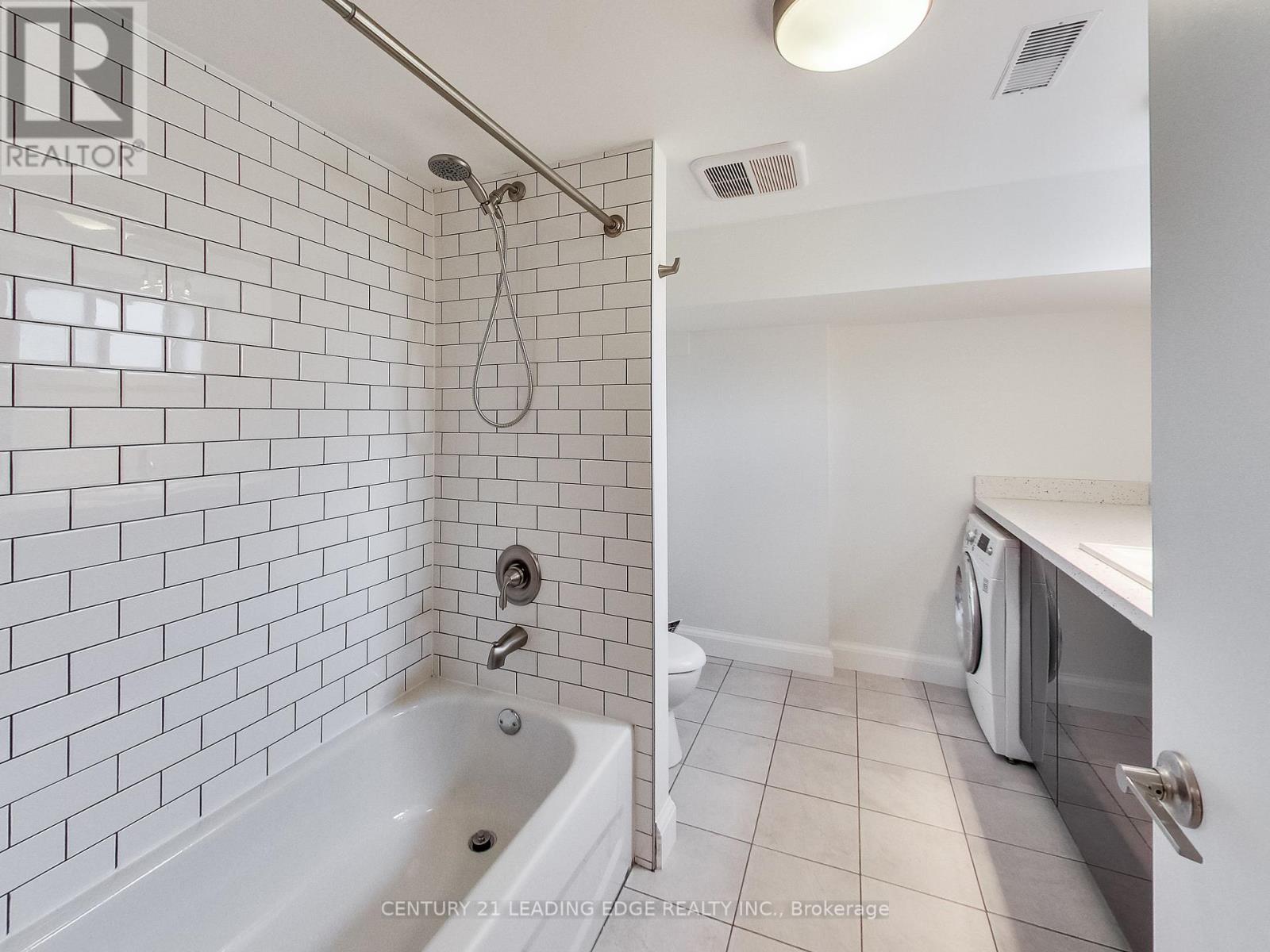 B - 491 Cosburn Avenue, Toronto, Ontario  M4J 2N7 - Photo 23 - E12651400