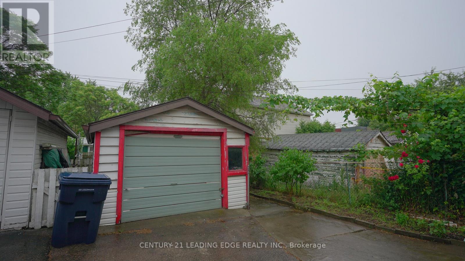 B - 491 Cosburn Avenue, Toronto, Ontario  M4J 2N7 - Photo 27 - E12651400