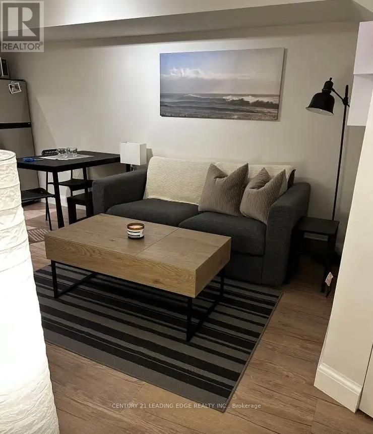 B - 491 Cosburn Avenue, Toronto, Ontario  M4J 2N7 - Photo 5 - E12651400