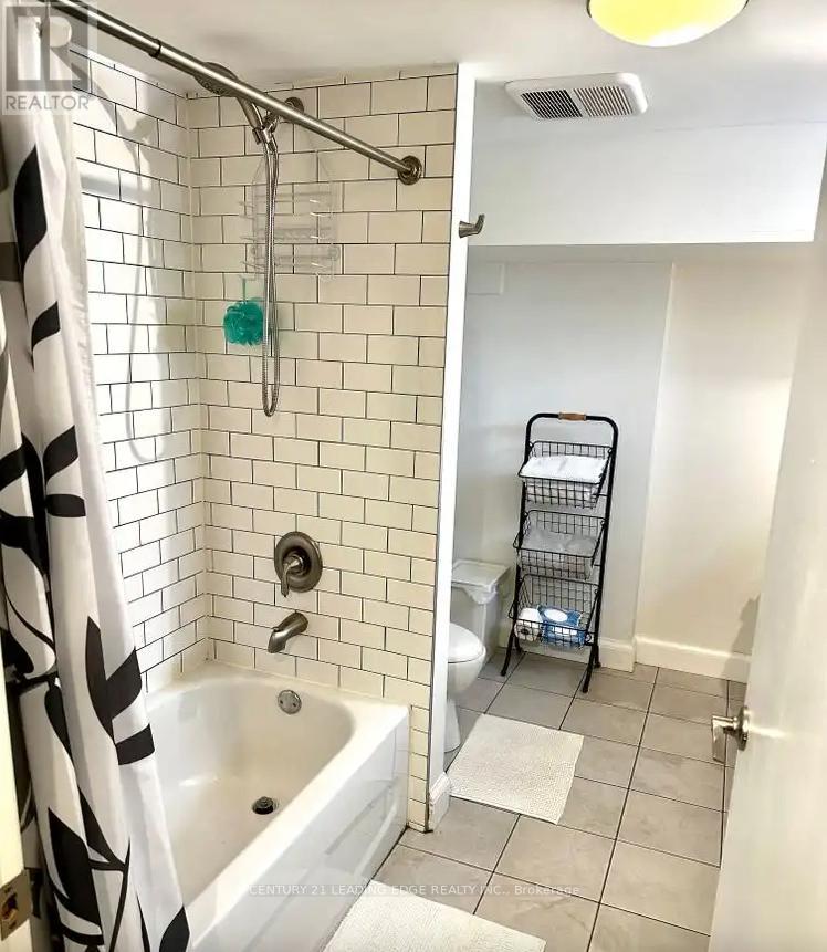 B - 491 Cosburn Avenue, Toronto, Ontario  M4J 2N7 - Photo 9 - E12651400