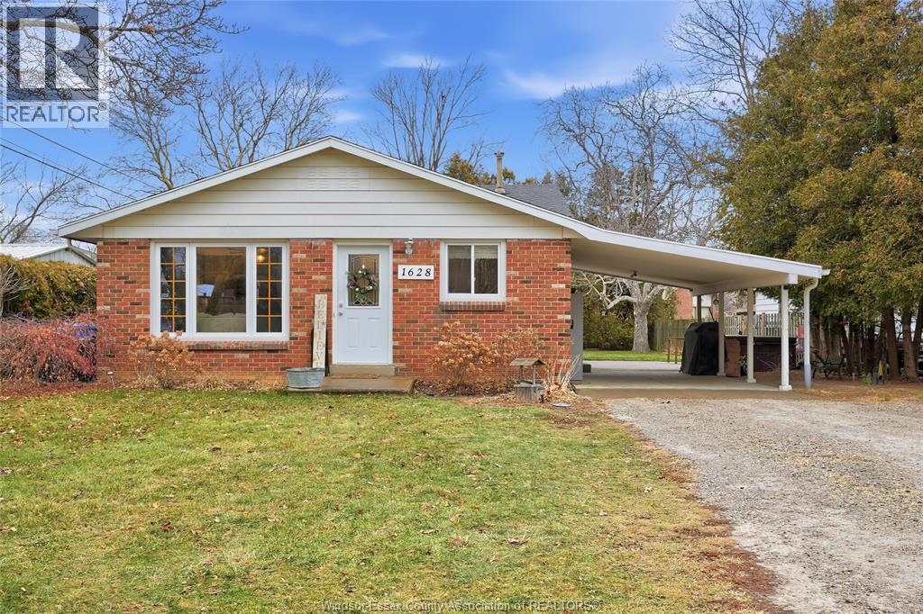 MLS# 25032053: 1628 ROAD 2 East, Kingsville, Canada