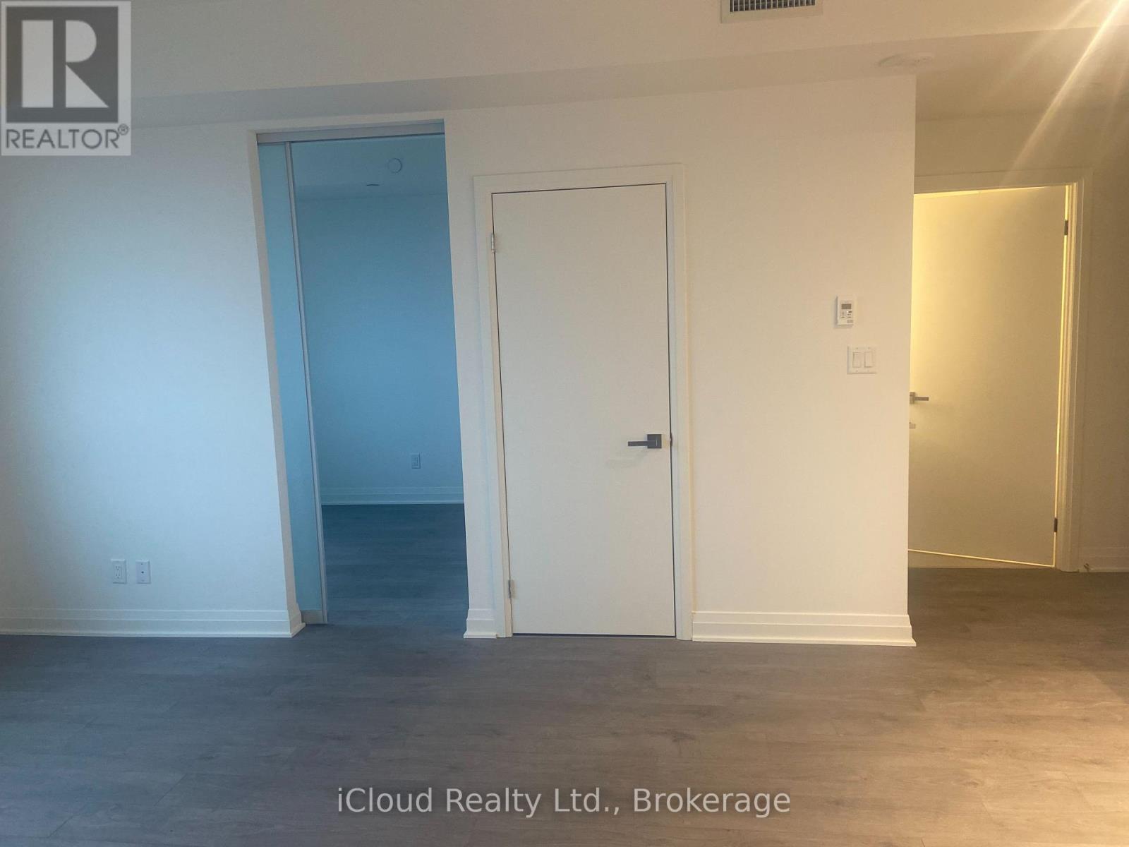 4503 - 4015 The Exchange, Mississauga, Ontario  L5B 0N9 - Photo 8 - W12651376