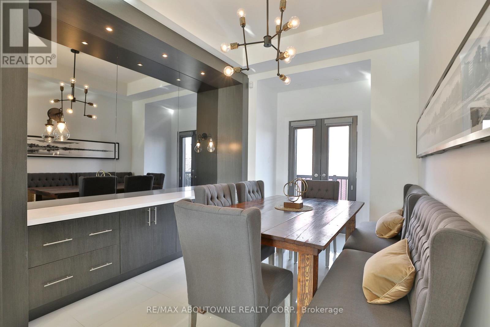 220 Vellwood Common, Oakville, Ontario  L6L 0E8 - Photo 11 - W12651396