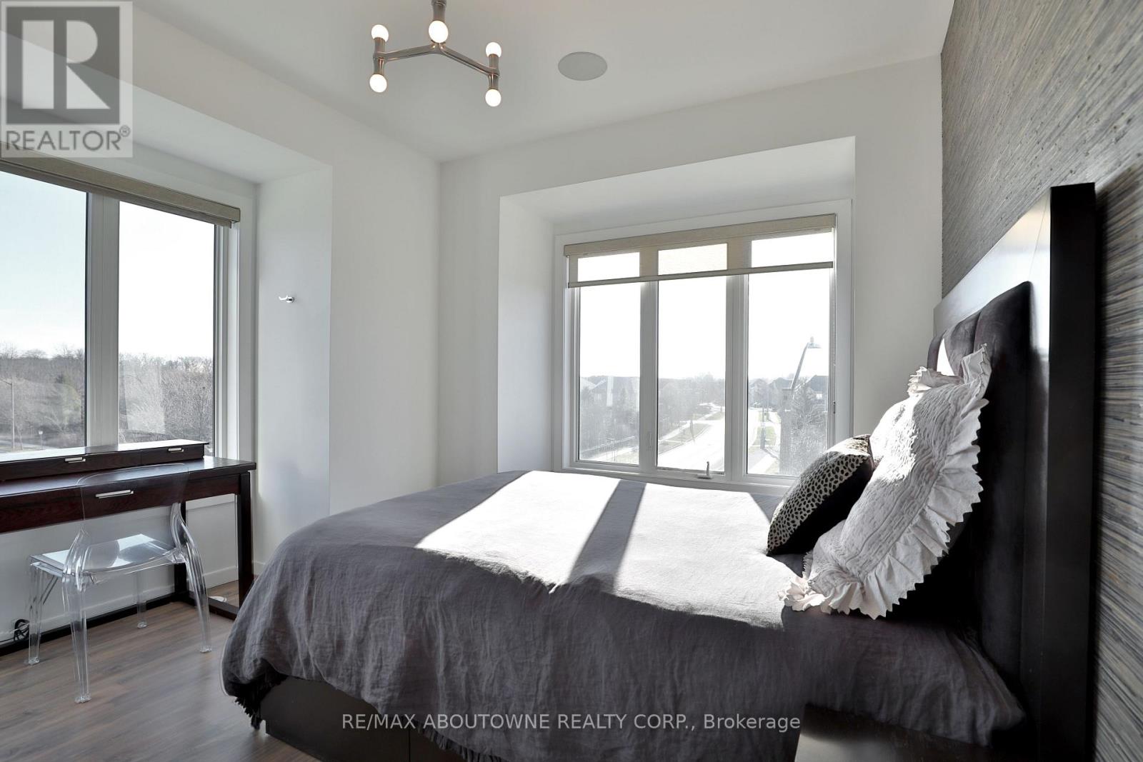 220 Vellwood Common, Oakville, Ontario  L6L 0E8 - Photo 15 - W12651396