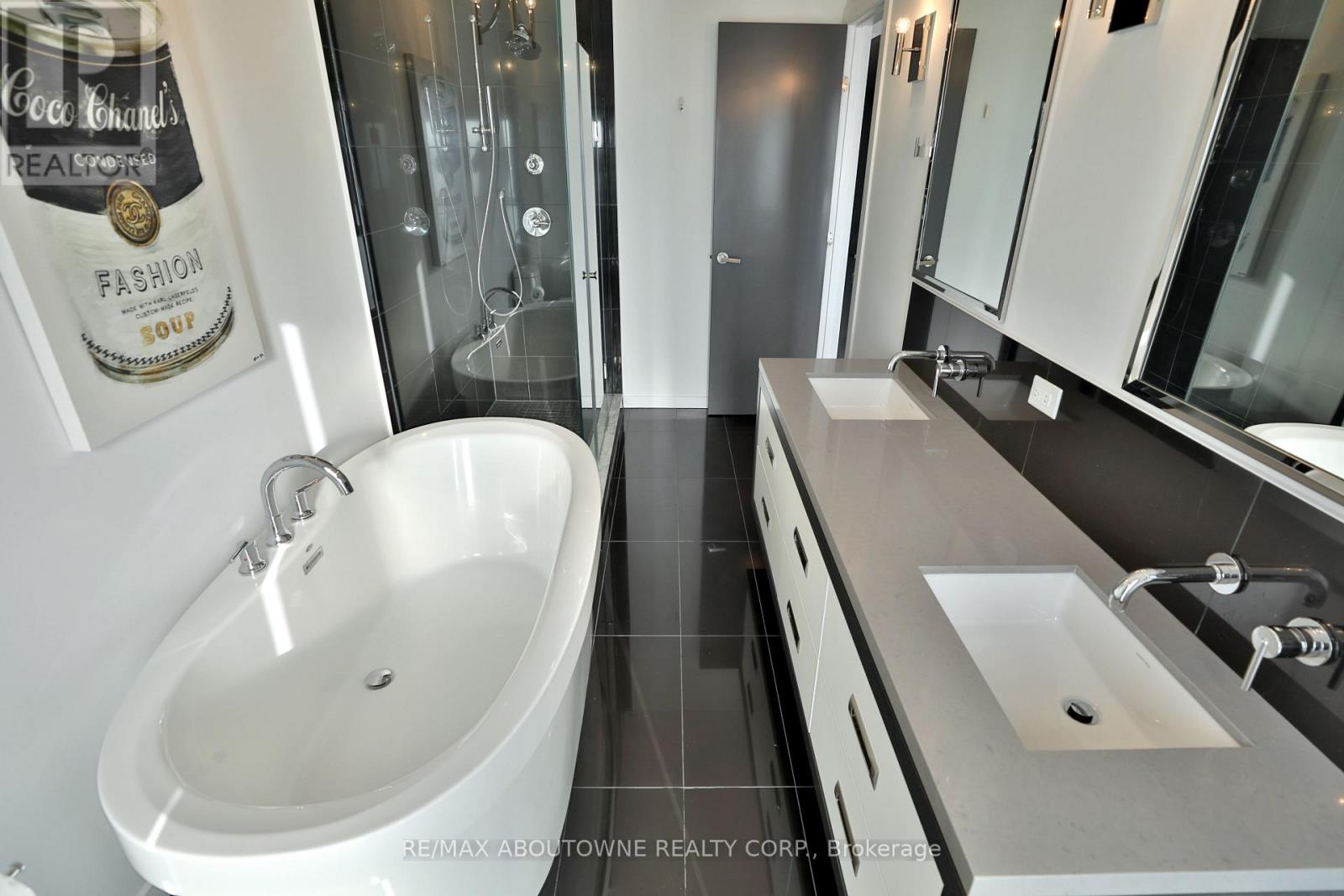 220 Vellwood Common, Oakville, Ontario  L6L 0E8 - Photo 17 - W12651396