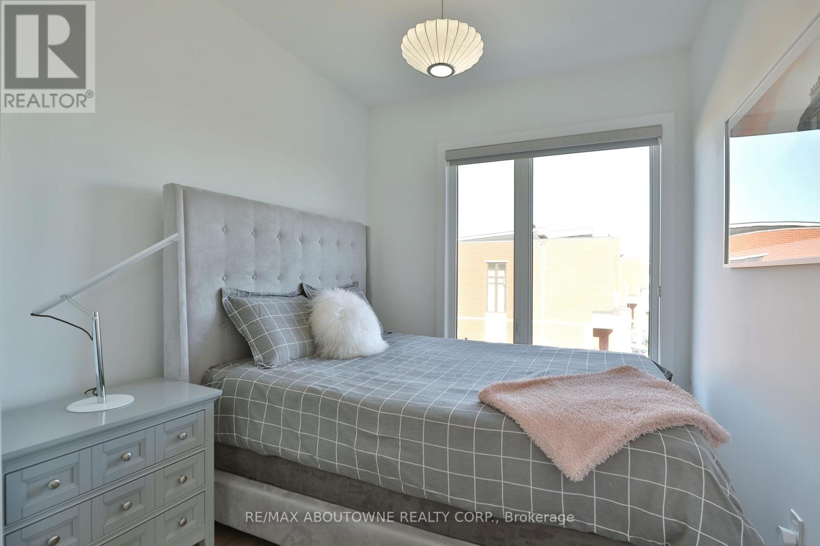 220 Vellwood Common, Oakville, Ontario  L6L 0E8 - Photo 18 - W12651396