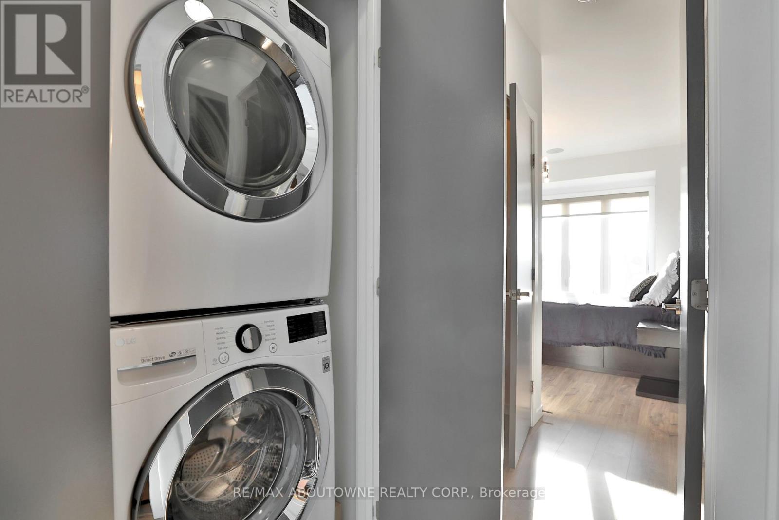 220 Vellwood Common, Oakville, Ontario  L6L 0E8 - Photo 21 - W12651396