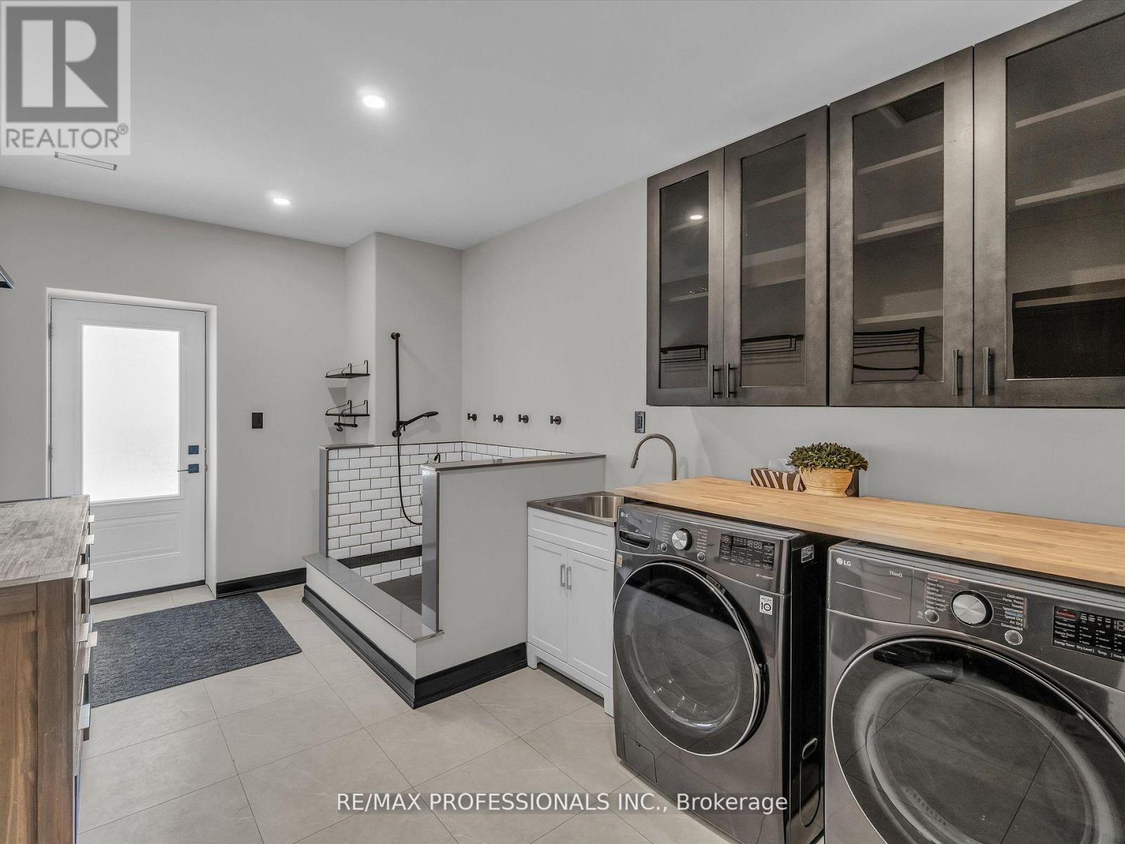 2320 Highway 117, Lake Of Bays, Ontario  P0B 1A0 - Photo 10 - X12651386