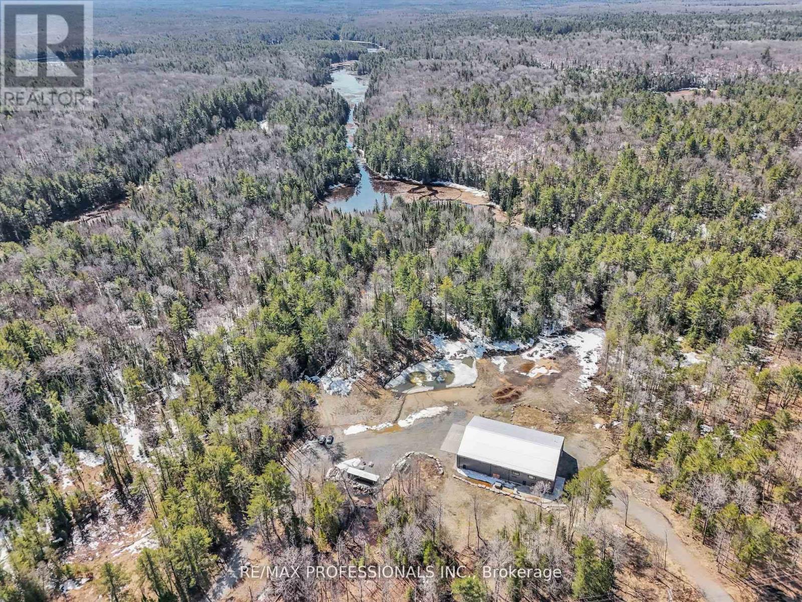 2320 Highway 117, Lake Of Bays, Ontario  P0B 1A0 - Photo 39 - X12651386