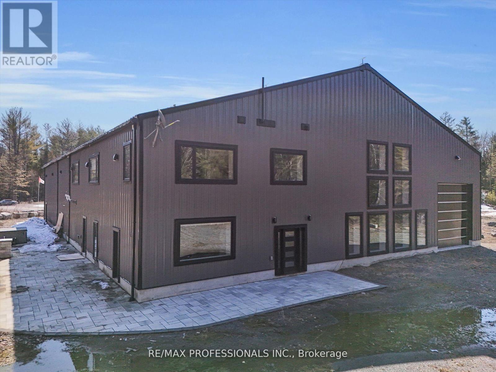 2320 Highway 117, Lake Of Bays (Mclean), Ontario  P0B 1A0 - Photo 3 - X12651390