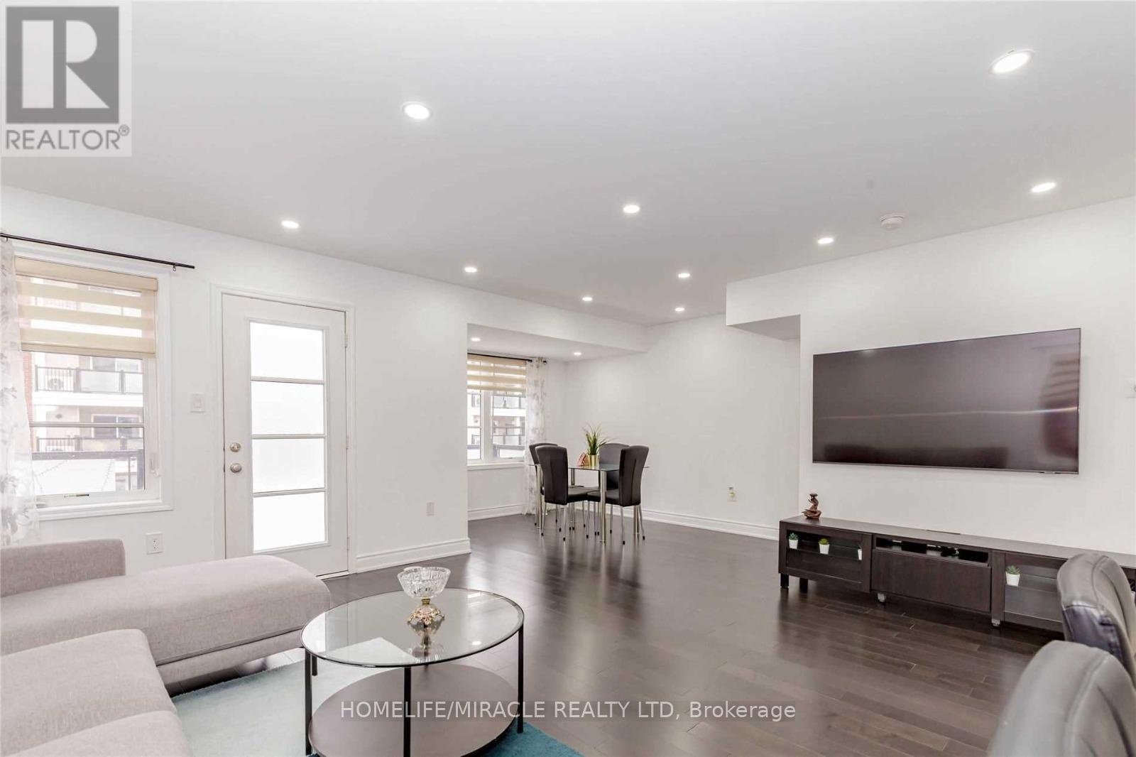 30 - 92 Baycliffe Crescent, Brampton, Ontario  L7A 3Z3 - Photo 14 - W12650302