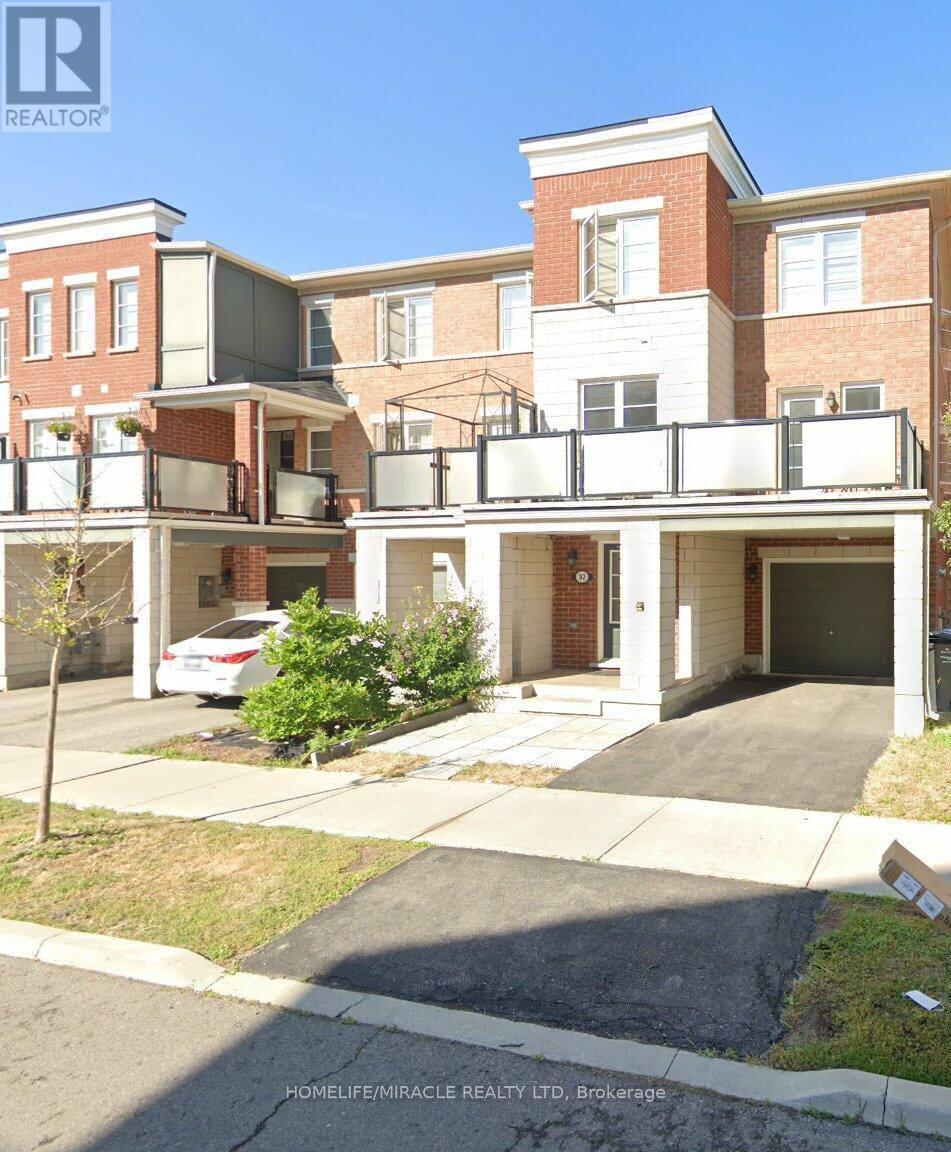 30 - 92 BAYCLIFFE CRESCENT, Brampton, Ontario