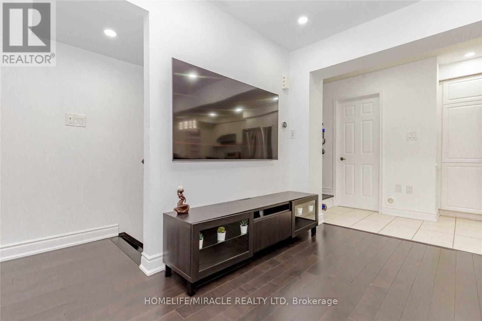 30 - 92 Baycliffe Crescent, Brampton, Ontario  L7A 3Z3 - Photo 12 - W12650302