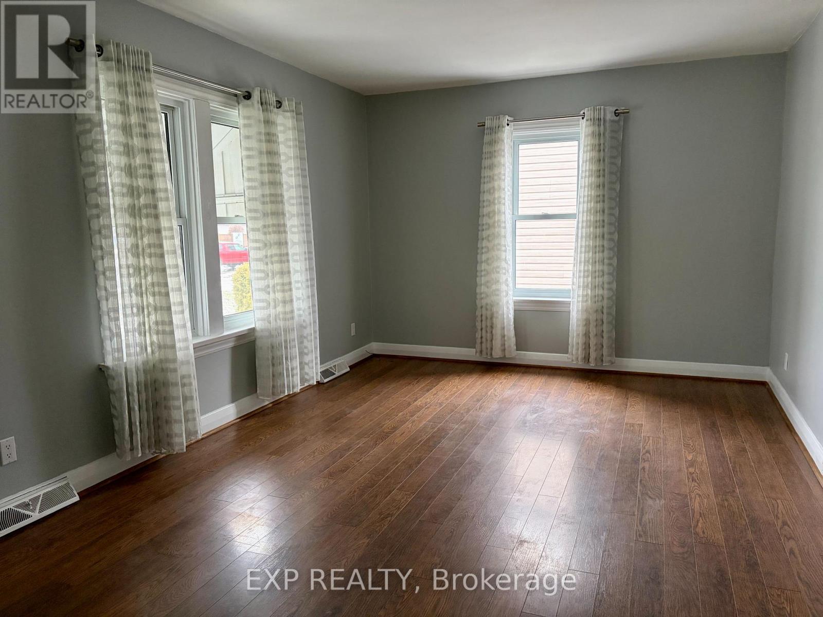 436 Thorold Road, Welland, Ontario  L3C 3W6 - Photo 10 - X12651434