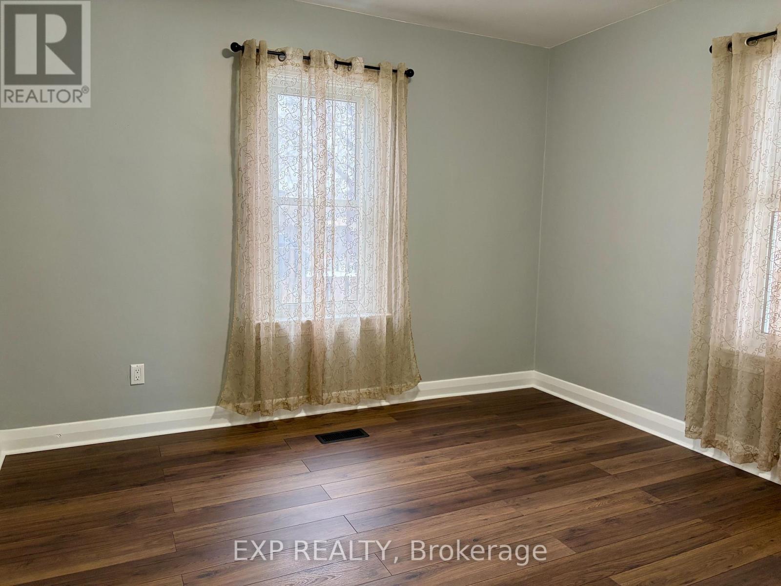 436 Thorold Road, Welland, Ontario  L3C 3W6 - Photo 12 - X12651434