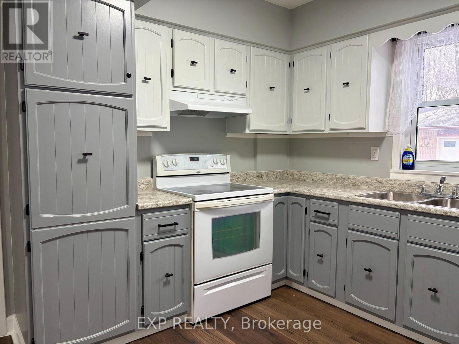 436 Thorold Road, Welland, Ontario  L3C 3W6 - Photo 5 - X12651434