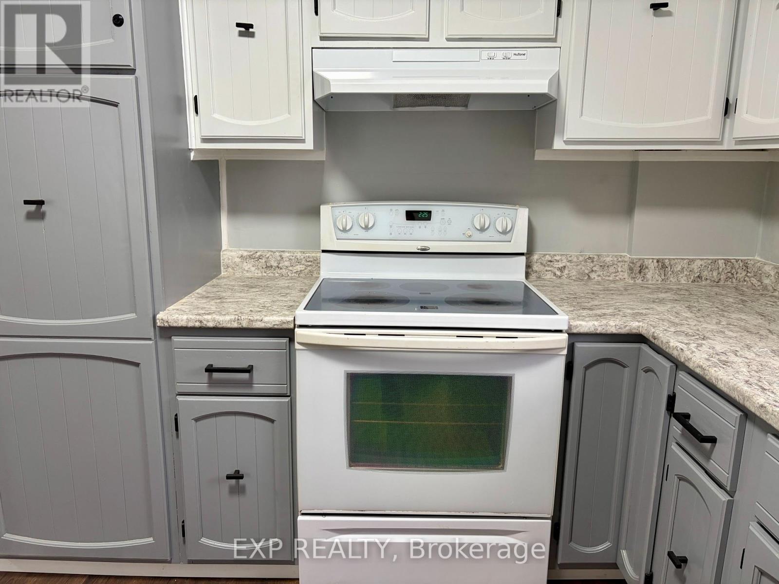 436 Thorold Road, Welland, Ontario  L3C 3W6 - Photo 7 - X12651434