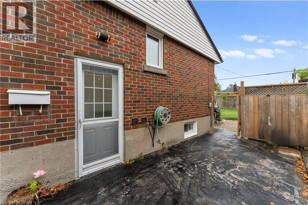 25 Castlefield Drive Unit# B, Hamilton, Ontario  L8T 3R1 - Photo 2 - 40795115