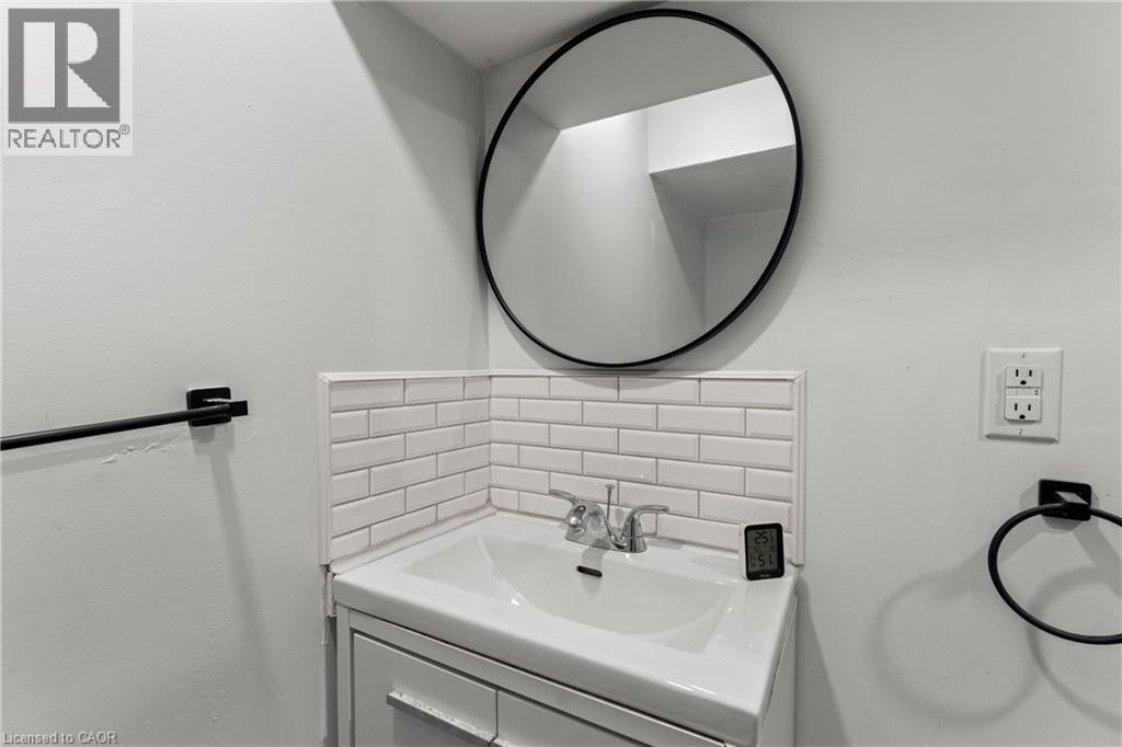 25 Castlefield Drive Unit# B, Hamilton, Ontario  L8T 3R1 - Photo 37 - 40795115