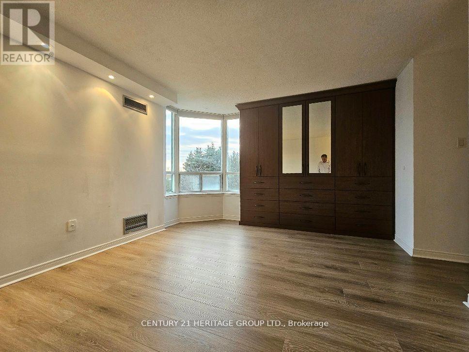 506 - 7250 Yonge Street, Vaughan, Ontario  L4J 7X1 - Photo 15 - N12651438