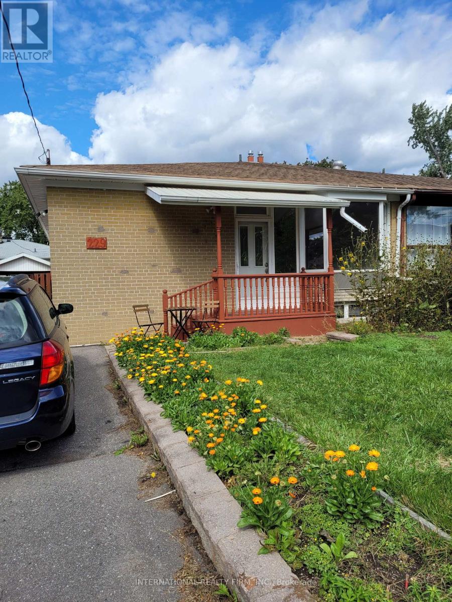 MAIN FLOOR - 229 ALSACE ROAD, Richmond Hill, Ontario