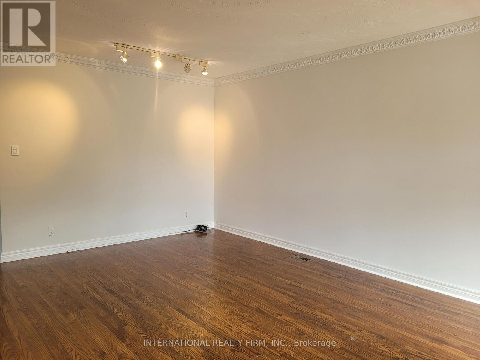 Main Floor - 229 Alsace Road, Richmond Hill, Ontario  L4C 2W9 - Photo 13 - N12651472