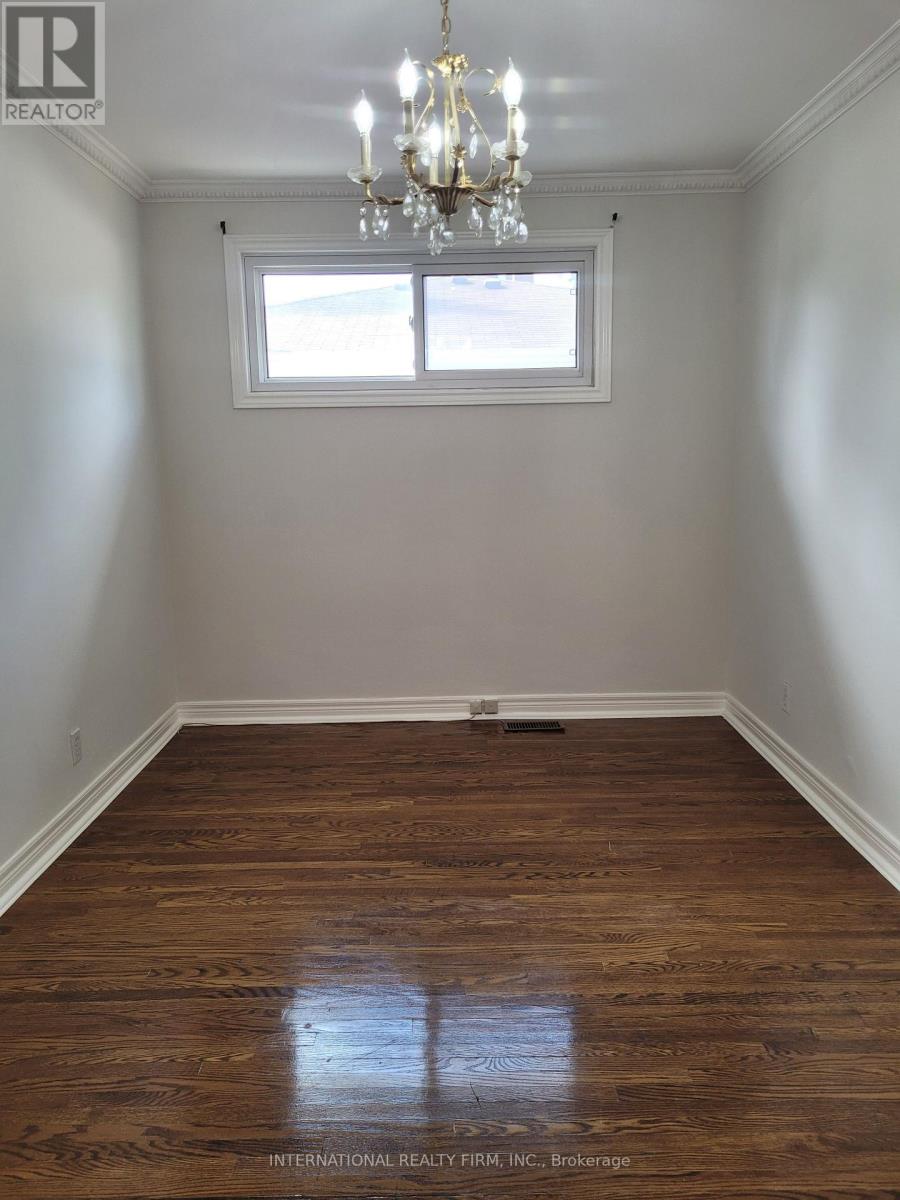 Main Floor - 229 Alsace Road, Richmond Hill, Ontario  L4C 2W9 - Photo 15 - N12651472