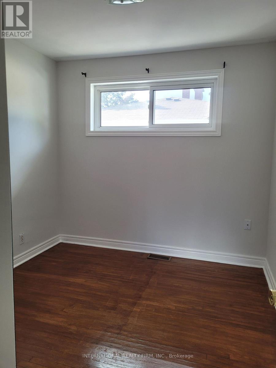 Main Floor - 229 Alsace Road, Richmond Hill, Ontario  L4C 2W9 - Photo 17 - N12651472