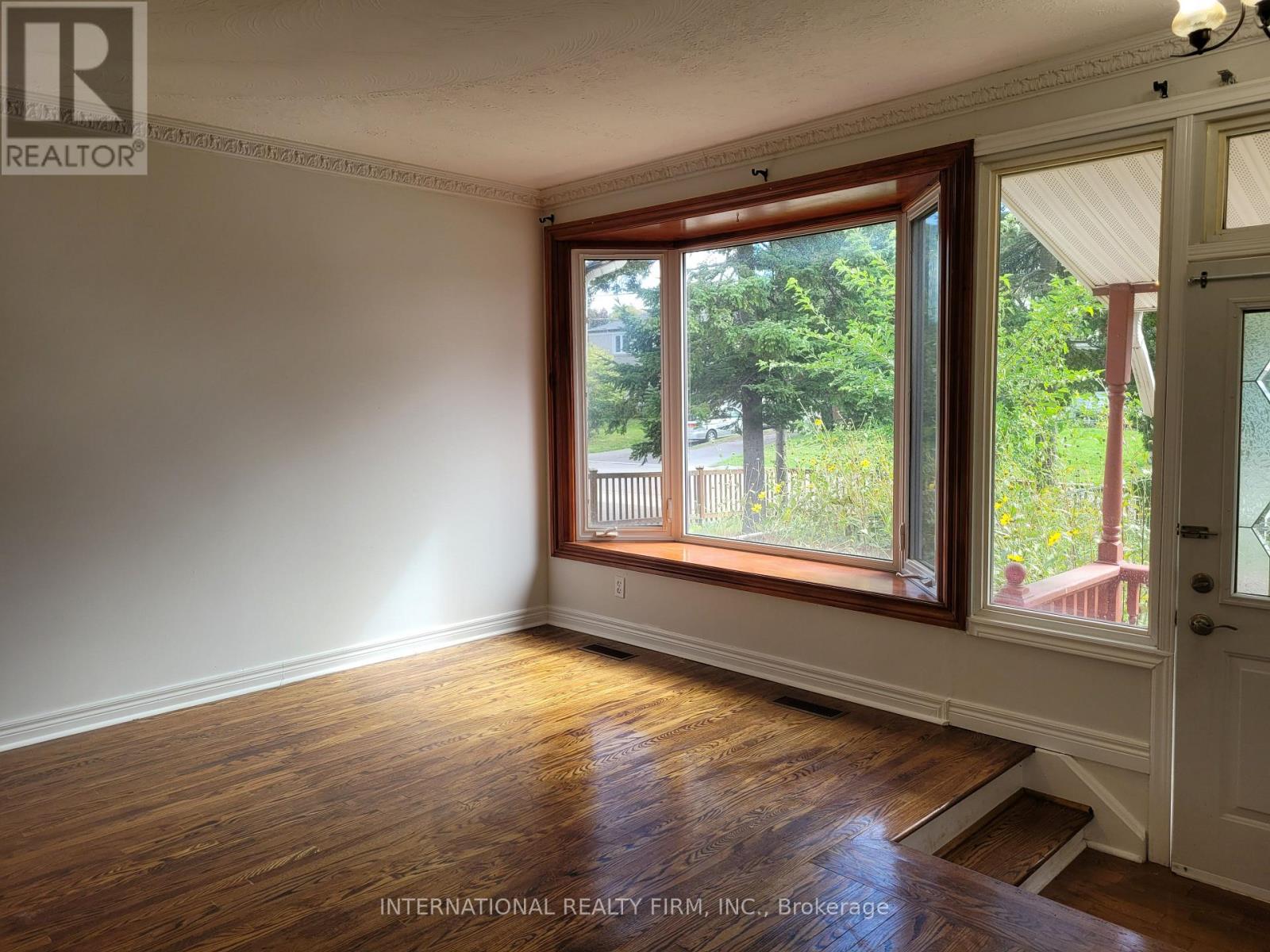 Main Floor - 229 Alsace Road, Richmond Hill, Ontario  L4C 2W9 - Photo 5 - N12651472