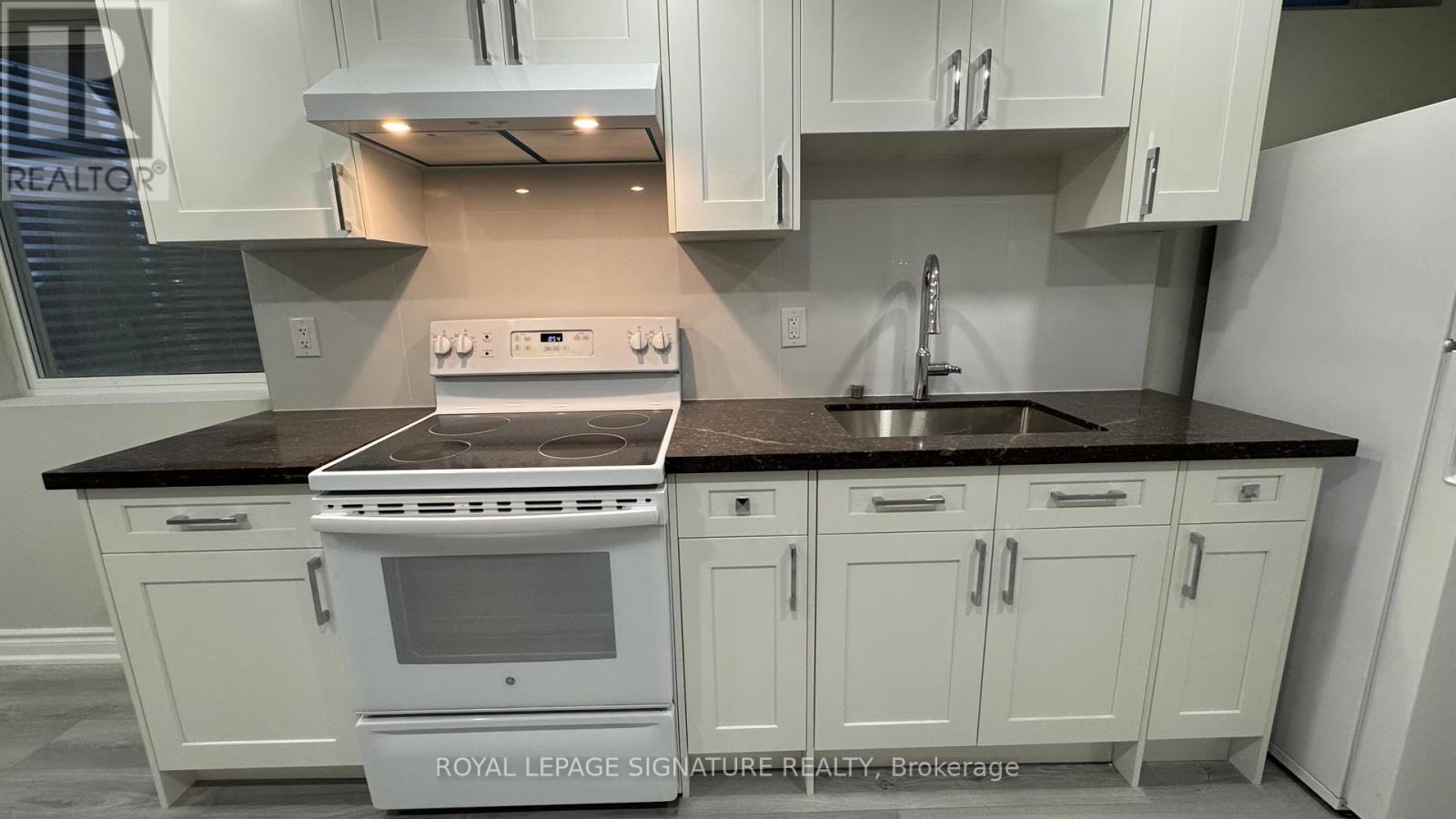 Bsmt 2bd - 1686 Summergrove Crescent, Mississauga, Ontario  L5M 3Z4 - Photo 2 - W12650944