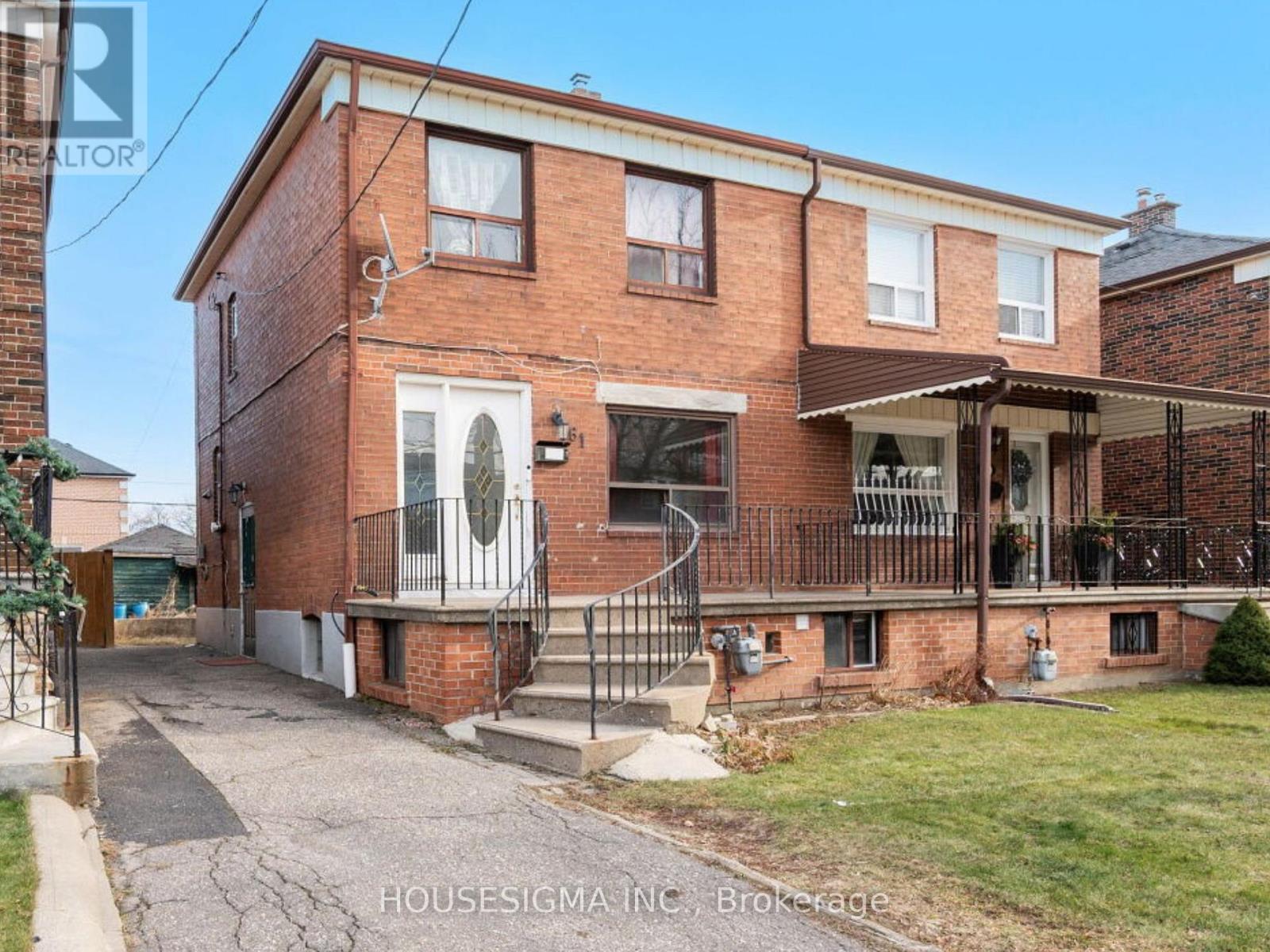 61 PRIMROSE AVENUE, Toronto, Ontario