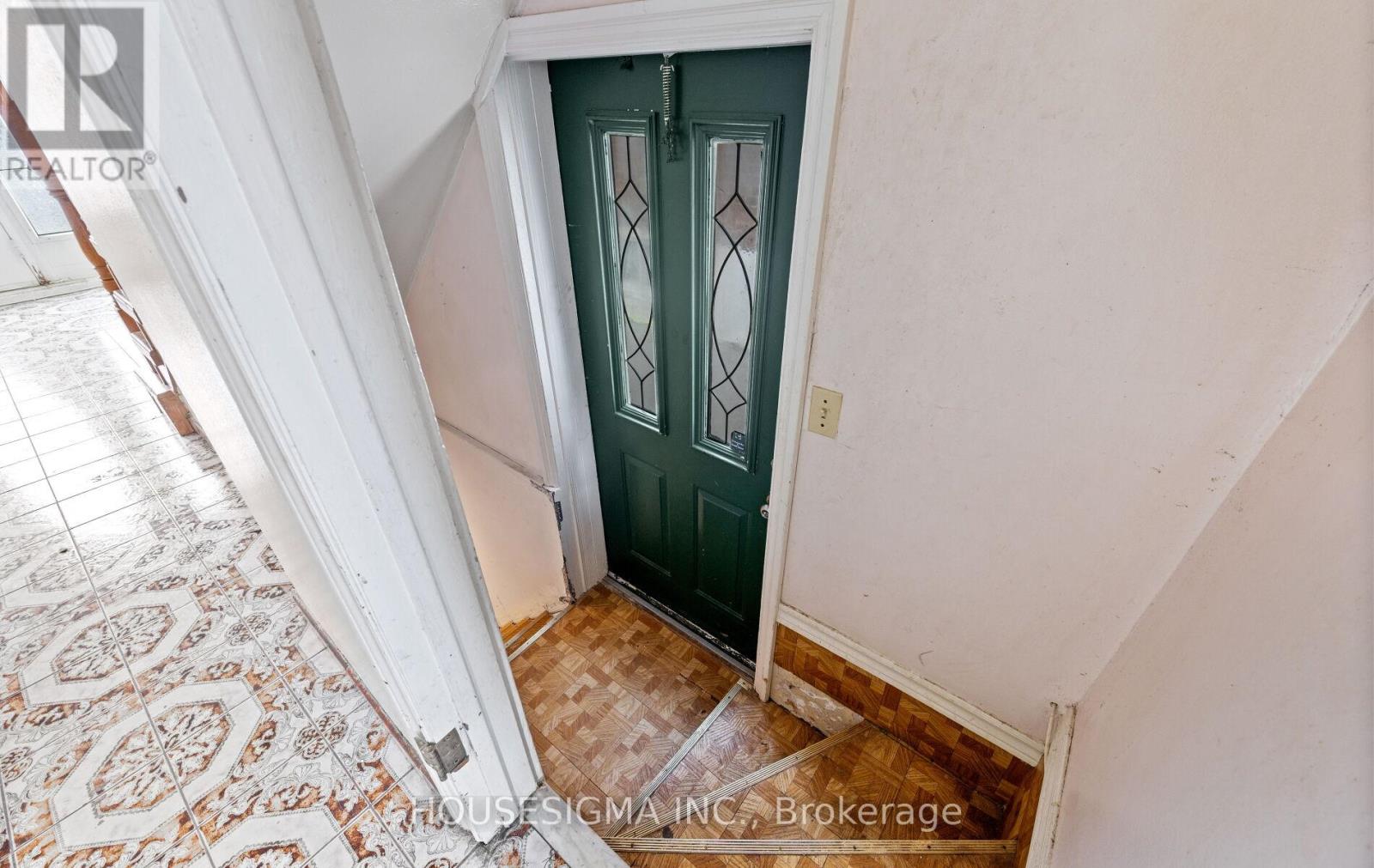 61 Primrose Avenue, Toronto, Ontario  M6H 3V2 - Photo 22 - W12651410