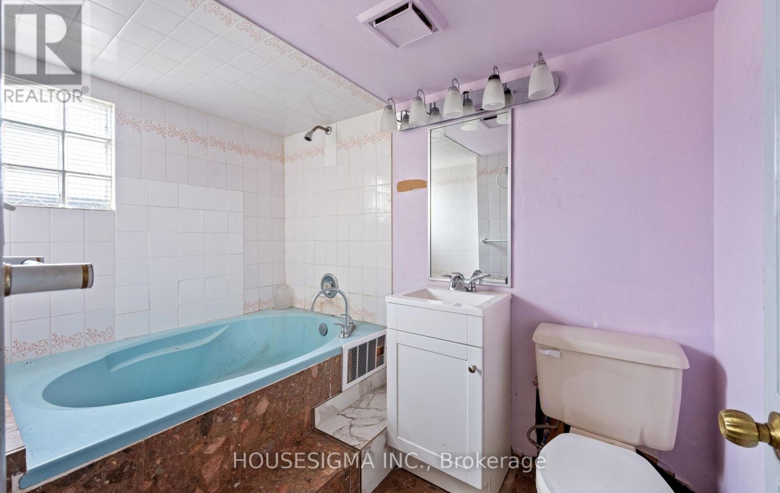 61 Primrose Avenue, Toronto, Ontario  M6H 3V2 - Photo 28 - W12651410